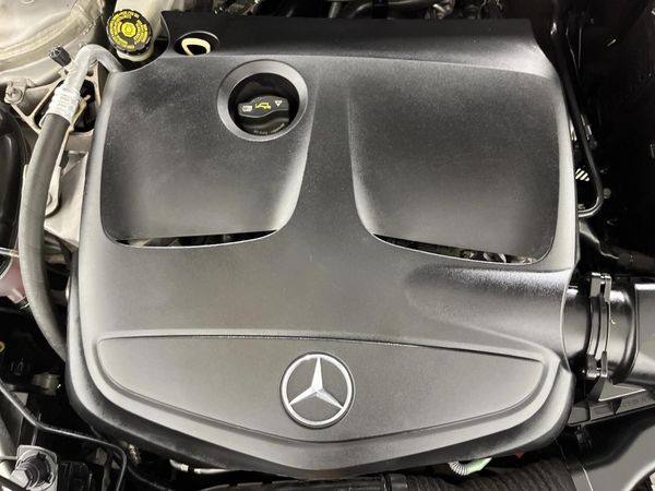 2016-Mercedes-Benz-CLA-200-Auto image:11