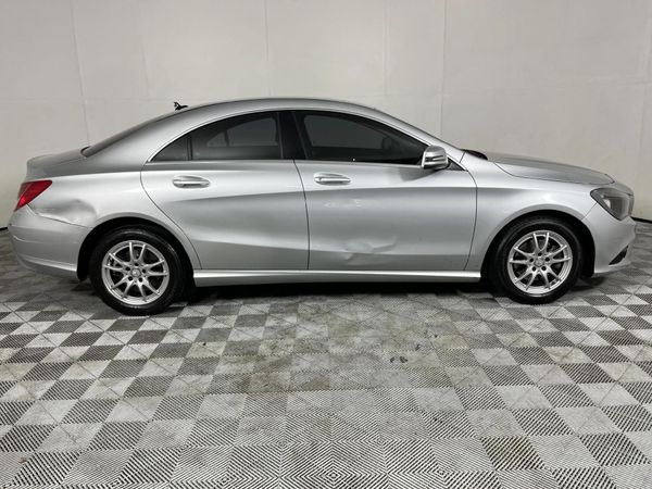 2016-Mercedes-Benz-CLA-200-Auto image:15