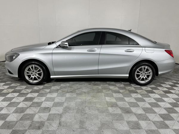 2016-Mercedes-Benz-CLA-200-Auto image:17