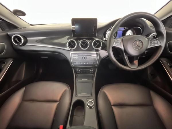 2016-Mercedes-Benz-CLA-200-Auto image:1