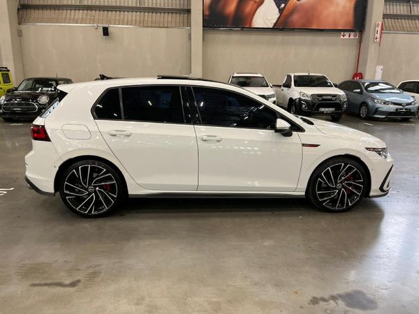 2021-Volkswagen-Golf-8-GTI-20-TSI-Auto image:1