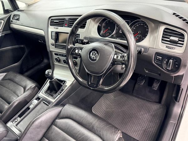 2016-Volkswagen-Golf-VII-14-TSI-Comfortline image:7