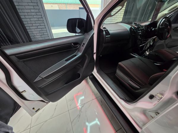2021-Isuzu-D-Max-250-HO-Hi-Rider-Double-Cab image:22
