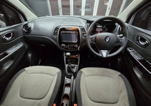 2017-Renault-Captur-900T-Expression-66kW image:3