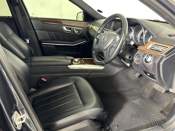 2015-Mercedes-Benz-E-Class-E-300-Bluetec-Hybrid image:9