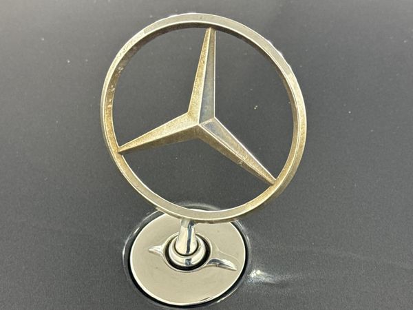 2015-Mercedes-Benz-E-Class-E-300-Bluetec-Hybrid image:10
