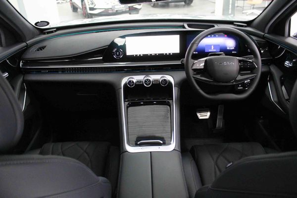 2026-Omoda-C9-15T-AWD-Phev image:10