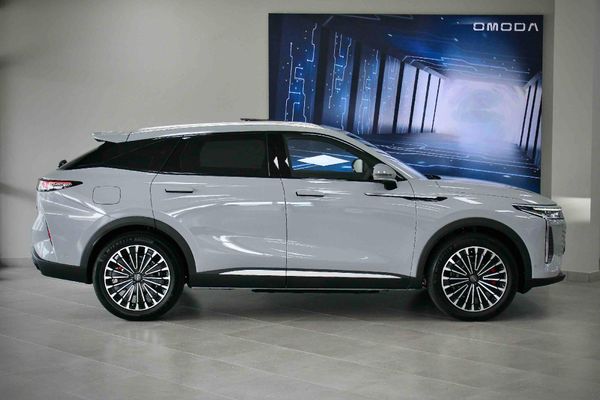 2026-Omoda-C9-15T-AWD-Phev image:3