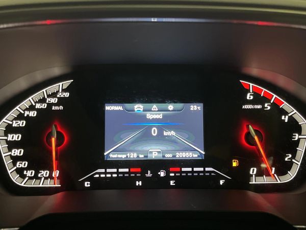 2024-Peugeot-Landtrek-19D-Allure-Double-Cab-Auto image:2