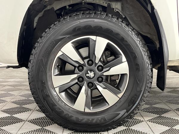 2024-Peugeot-Landtrek-19D-Allure-Double-Cab-Auto image:4
