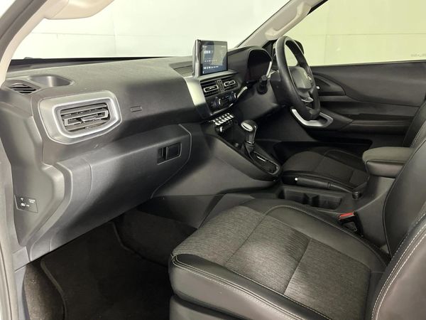 2024-Peugeot-Landtrek-19D-Allure-Double-Cab-Auto image:8