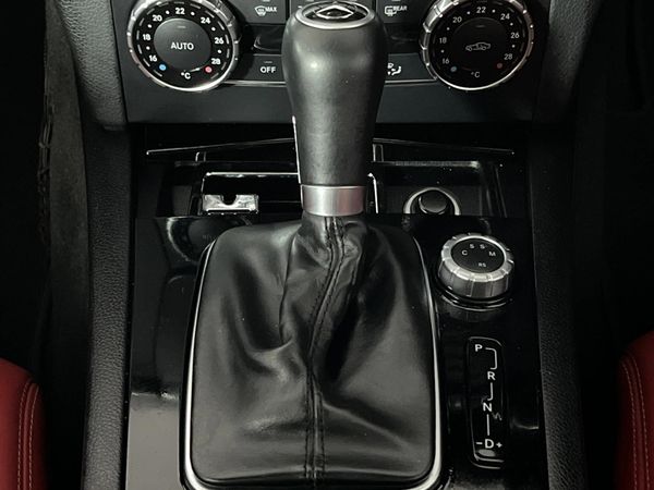 2013-Mercedes-AMG-C-Class-C63-AMG-Coupe image:9