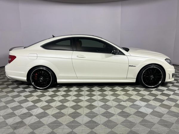 2013-Mercedes-AMG-C-Class-C63-AMG-Coupe image:16