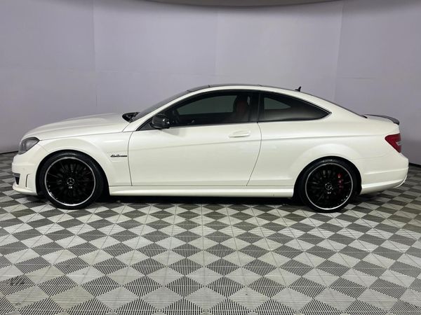 2013-Mercedes-AMG-C-Class-C63-AMG-Coupe image:18
