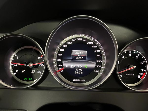2013-Mercedes-AMG-C-Class-C63-AMG-Coupe image:2