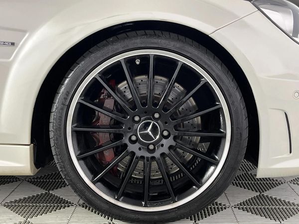 2013-Mercedes-AMG-C-Class-C63-AMG-Coupe image:4
