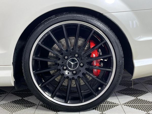 2013-Mercedes-AMG-C-Class-C63-AMG-Coupe image:5