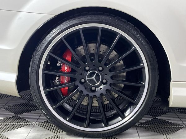 2013-Mercedes-AMG-C-Class-C63-AMG-Coupe image:6