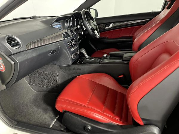 2013-Mercedes-AMG-C-Class-C63-AMG-Coupe image:7