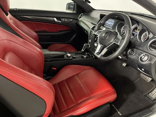 2013-Mercedes-AMG-C-Class-C63-AMG-Coupe image:8