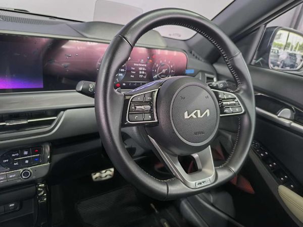 2025-Kia-Seltos-15T-GDI-GT-Line image:16