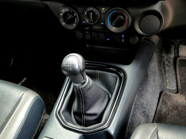 2023-Toyota-Hilux-28-GD-6-Raised-Body-Legend-Extended-Cab image:13