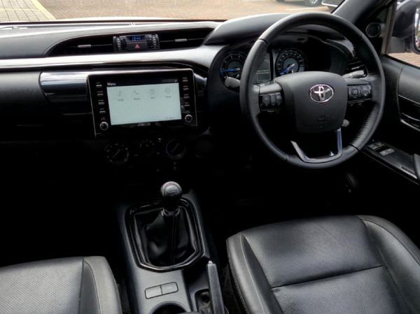 2023-Toyota-Hilux-28-GD-6-Raised-Body-Legend-Extended-Cab image:17