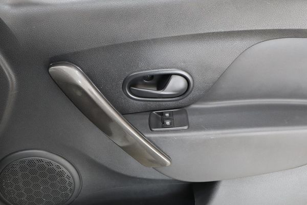 2021-Renault-Sandero-900T-Stepway-Expression image:14