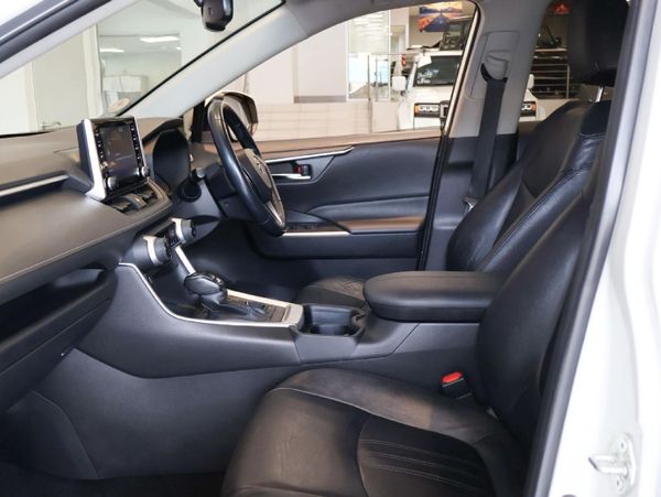 2021-Toyota-RAV4-25-GX-Hybrid-Auto image:14