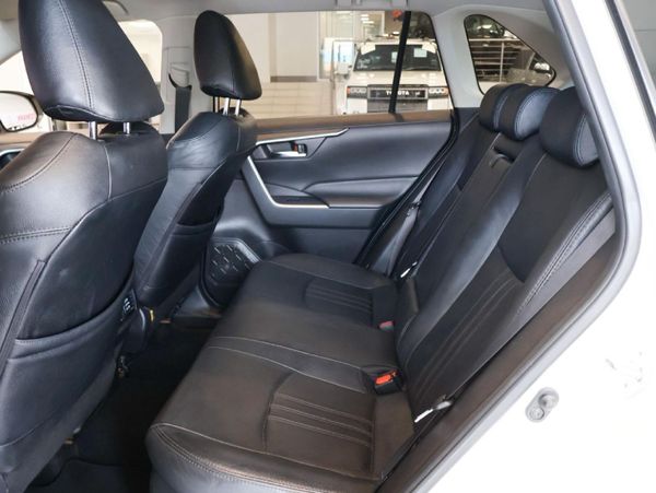 2021-Toyota-RAV4-25-GX-Hybrid-Auto image:15