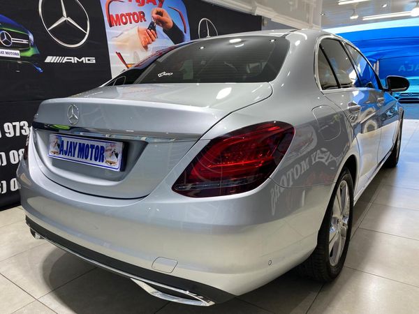 2019-Mercedes-Benz-C-Class-C-180-Auto image:3