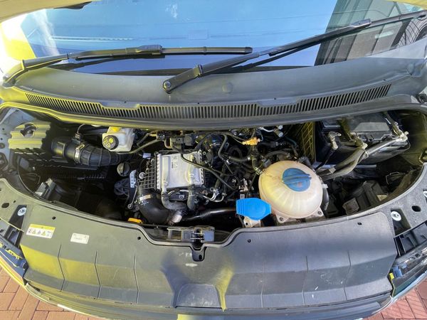 2020-Volkswagen-Transporter-T61-CrewBus-20-TDI-81kW-LWB-10-seat image:10
