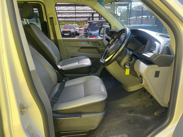 2020-Volkswagen-Transporter-T61-CrewBus-20-TDI-81kW-LWB-10-seat image:4