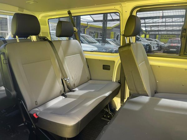 2020-Volkswagen-Transporter-T61-CrewBus-20-TDI-81kW-LWB-10-seat image:5
