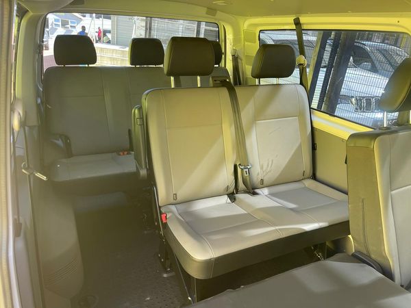 2020-Volkswagen-Transporter-T61-CrewBus-20-TDI-81kW-LWB-10-seat image:8