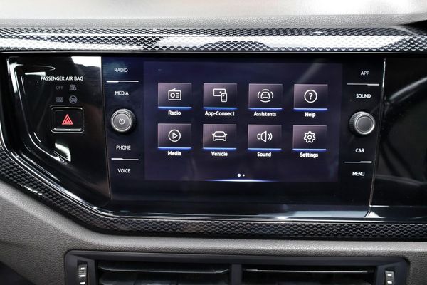 2022-Volkswagen-Polo-10-TSI-Life image:15