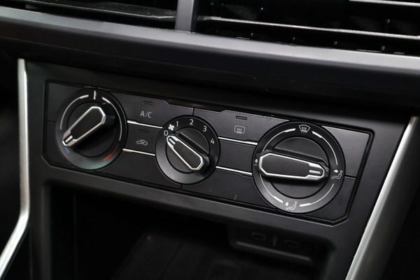 2022-Volkswagen-Polo-10-TSI-Life image:18