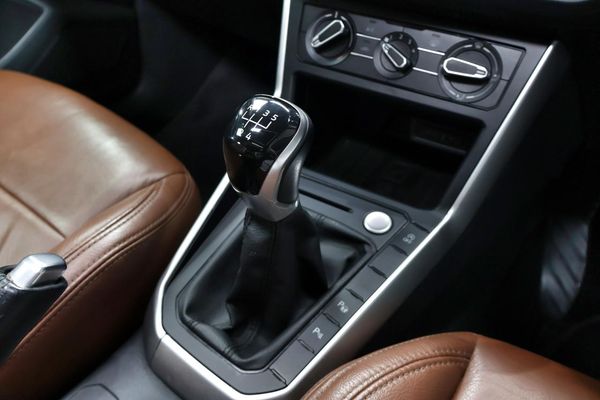 2022-Volkswagen-Polo-10-TSI-Life image:19