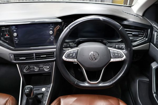 2022-Volkswagen-Polo-10-TSI-Life image:8