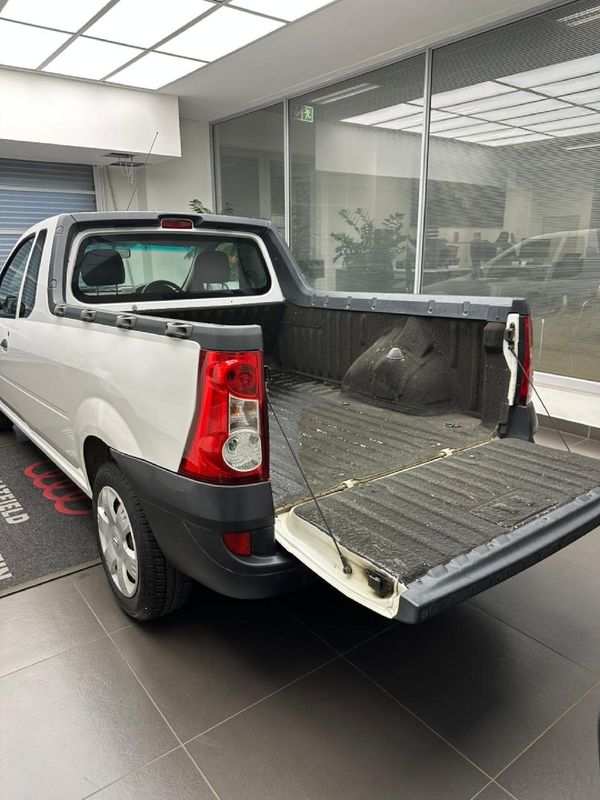 2018-Nissan-NP200-16-AC-Safety-Pack image:12