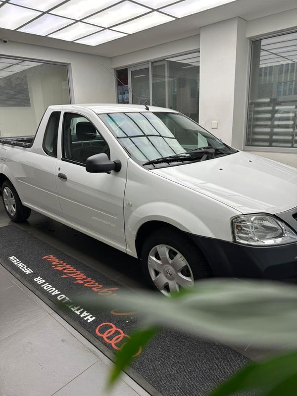 2018-Nissan-NP200-16-AC-Safety-Pack image:13