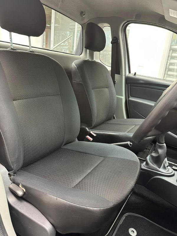 2018-Nissan-NP200-16-AC-Safety-Pack image:14