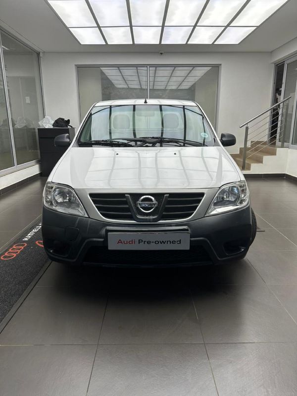 2018-Nissan-NP200-16-AC-Safety-Pack image:1
