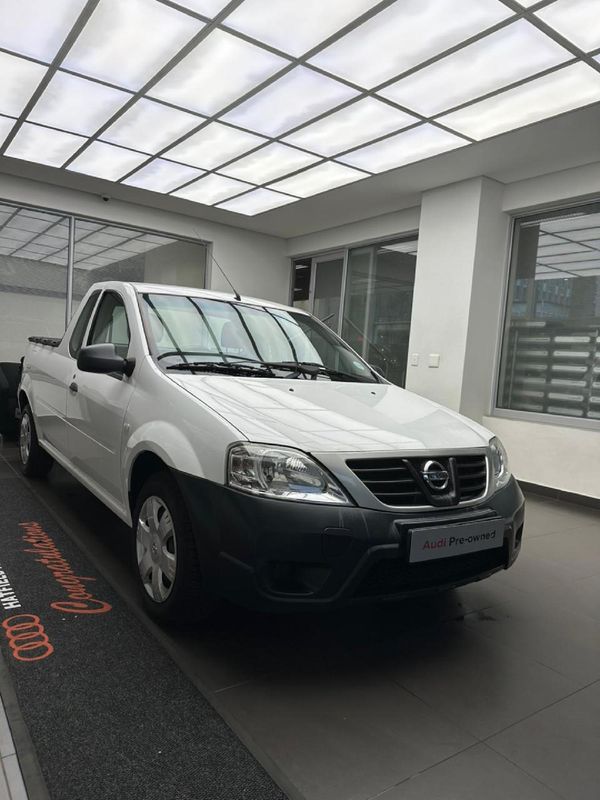 2018-Nissan-NP200-16-AC-Safety-Pack image:2