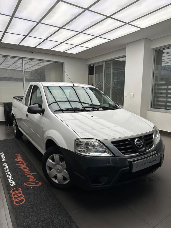 2018-Nissan-NP200-16-AC-Safety-Pack image:7