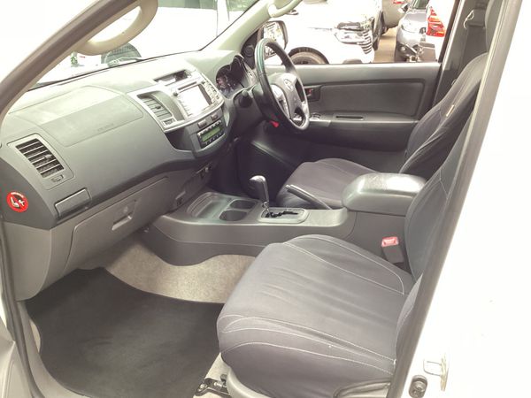 2014-Toyota-Hilux-30-D-4D-Raider-Raised-Body-Auto-Double-Cab image:10