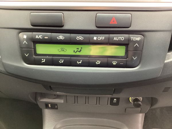 2014-Toyota-Hilux-30-D-4D-Raider-Raised-Body-Auto-Double-Cab image:14
