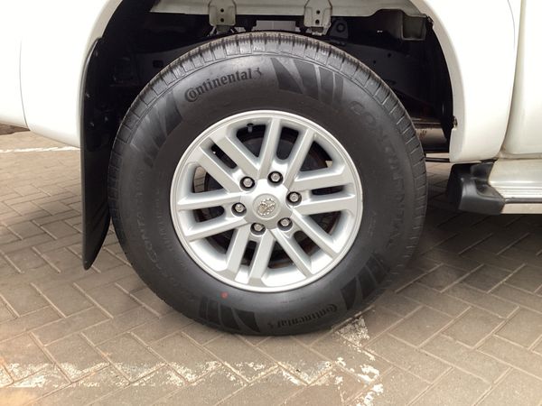 2014-Toyota-Hilux-30-D-4D-Raider-Raised-Body-Auto-Double-Cab image:7