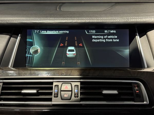 2013-BMW-7-Series-760Li-M-Sport image:16