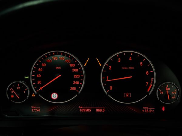 2013-BMW-7-Series-760Li-M-Sport image:17